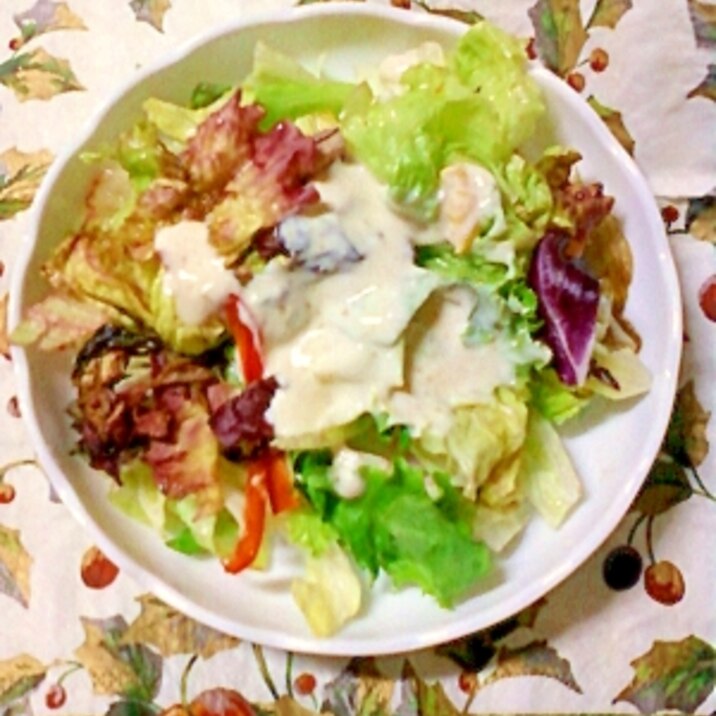 ヨーグルトソースで食べるレタスのシンプルサラダ♪